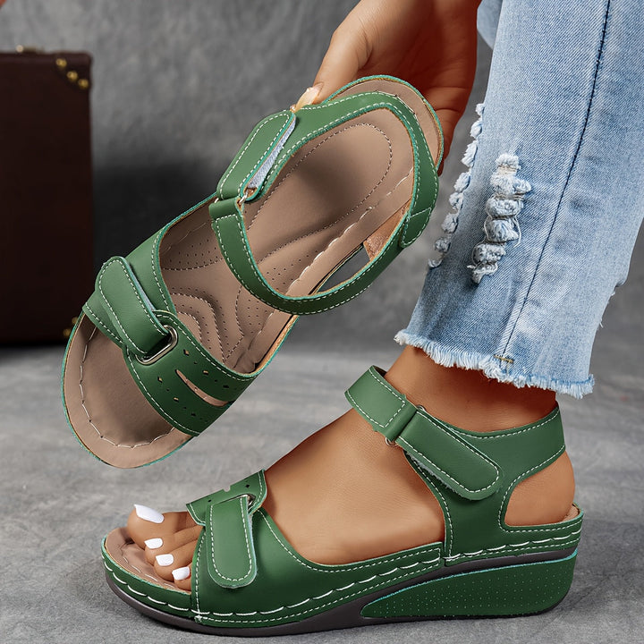 Célima™ | Fashionable orthopedic sandals