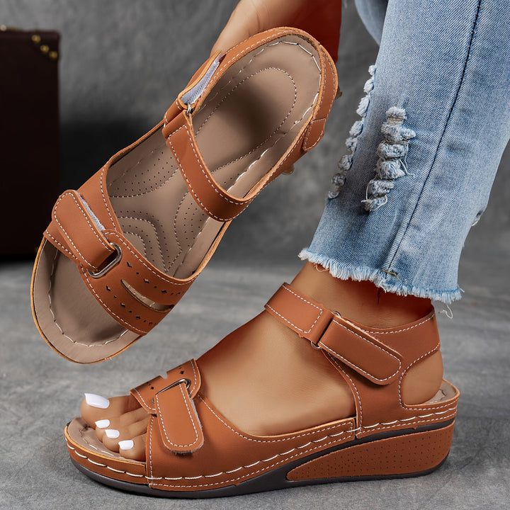 Célima™ | Fashionable orthopedic sandals